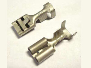 Amp Fastin-Faston With Locking Tab